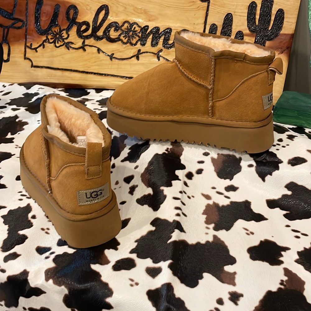 Classic Ultra Mini Platform Boot (Women) - Picture 2 of 6